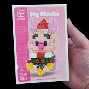 Brand New Winnie The Pooh Piglet Christmas Bricks Lego Figure